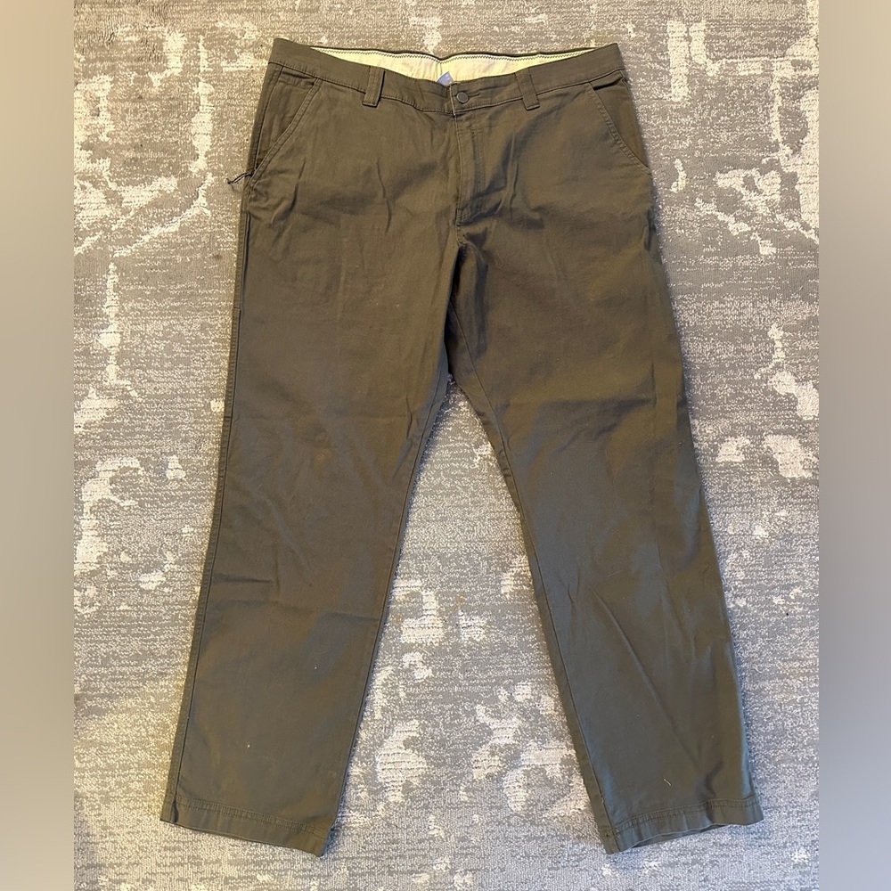 Columbia Men’s Cargo Pants, Hunter Green, Size 38/32, GREAT condition!